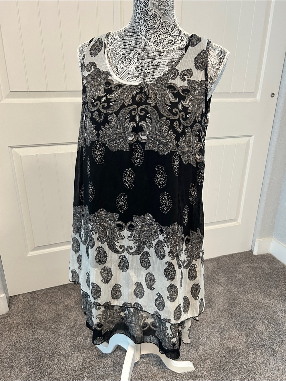 Papillon Blanc Black & White Paisley Layered Sleeveless Tunic S